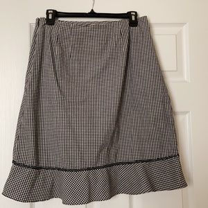 Talbots Gingham skirt, size 10, black and white, cotton with tulip hem.